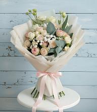 Букет цветов из:  Розы и Лизиантусы в Новопокровской
