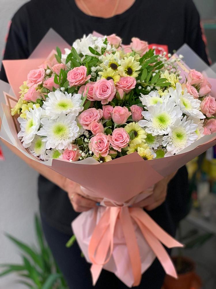 Букет цветов из: Розы и Хризантемы в Новопокровской