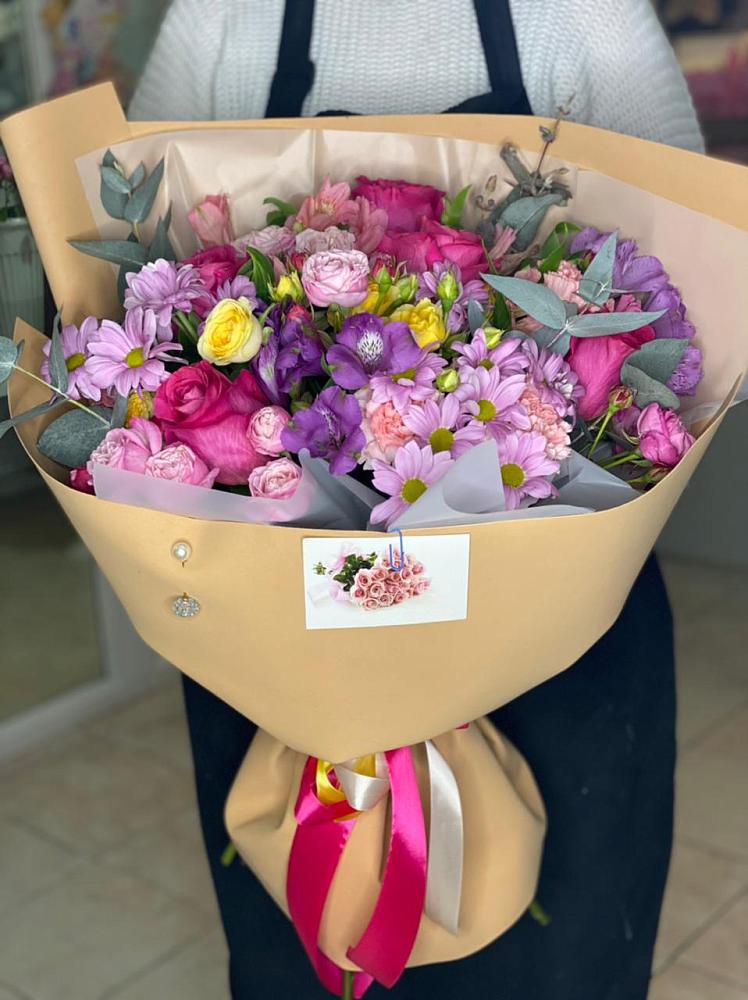 Букет цветов из: Хризантемы, Гвоздики и Альстромерии в Новопокровской