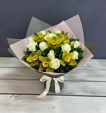 Букет цветов из:  Орхидеи и Розы #REPLACE_PRED# Новопокровской