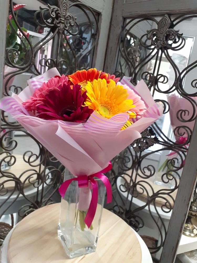 Букет цветов из: Герберы в Новопокровской