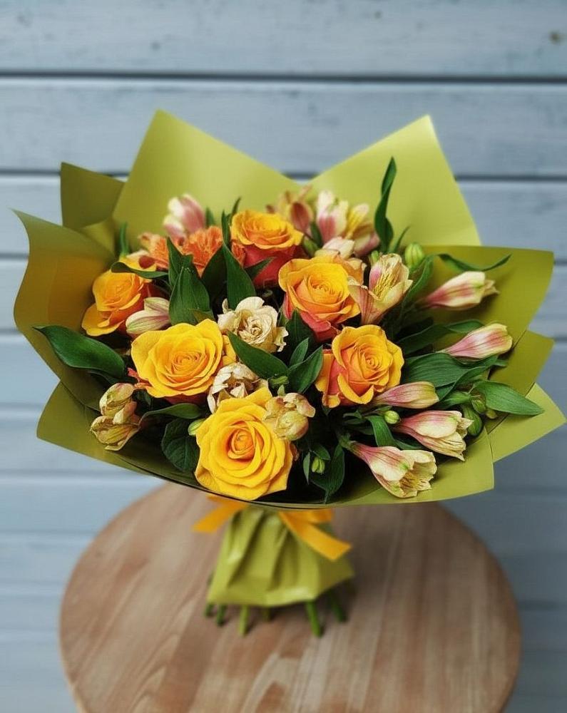 Букет цветов из: Альстромерии и Розы в Новопокровской