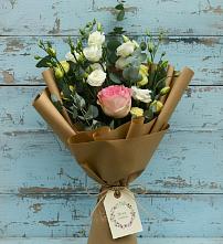 Букет цветов из:  Розы и Лизиантусы в Новопокровской