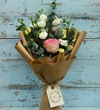 Букет цветов из:  Розы и Лизиантусы в Новопокровской