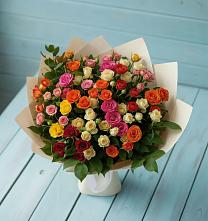 Букет Микс из разноцветных кустовых роз в Новопокровской