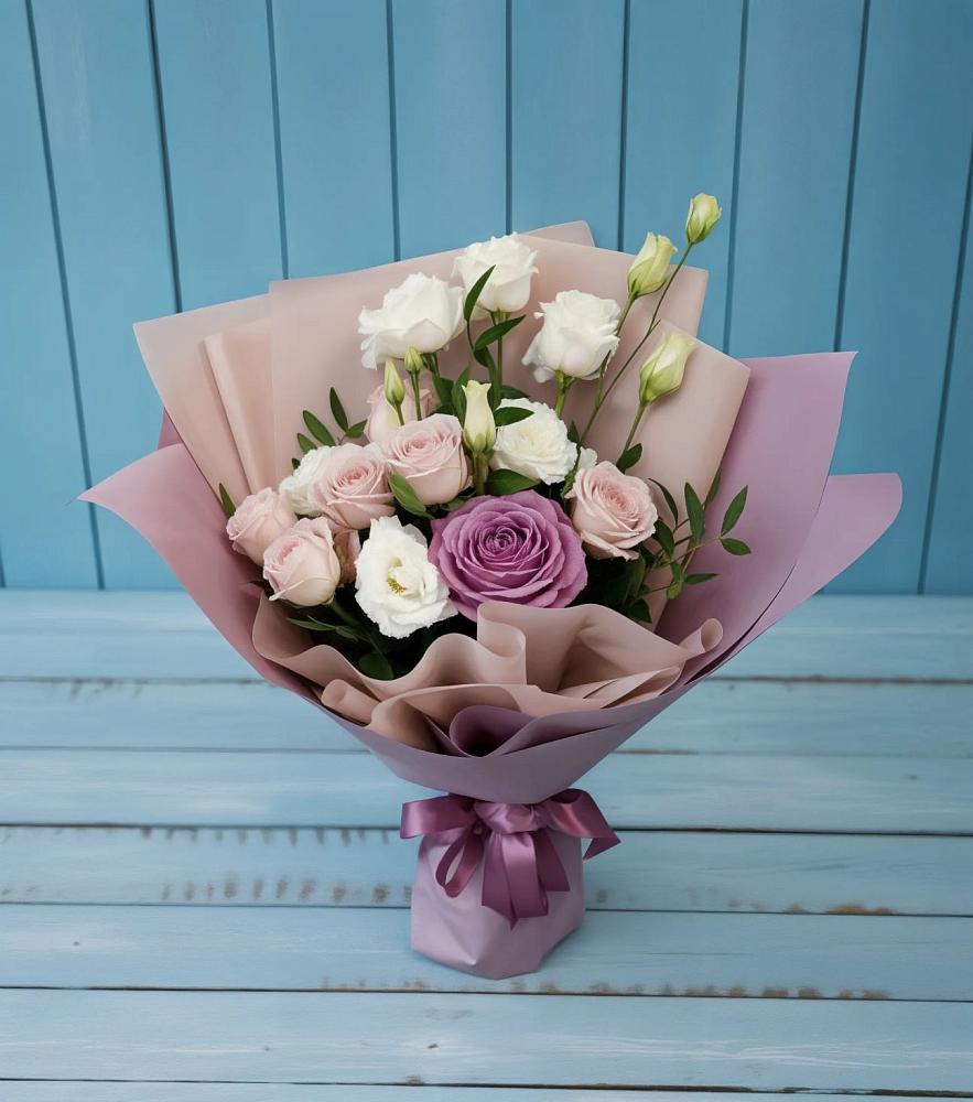 Букет цветов из: Розы и Лизиантусы в Новопокровской